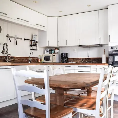 Ferienhaus Three-bedroom Holiday In