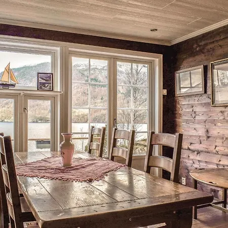 Three-bedroom Holiday In